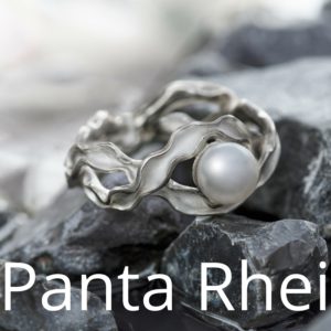 Panta Rhei ring, zilver met parel, Nicoline van Boven