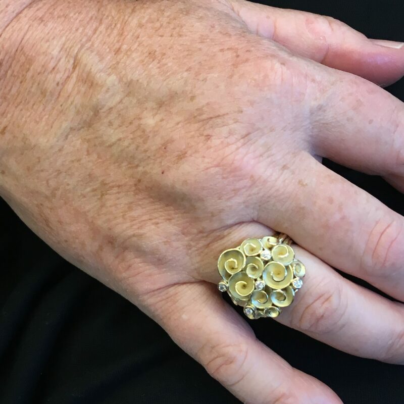 Roosjes Bouquet ring uit oud goud