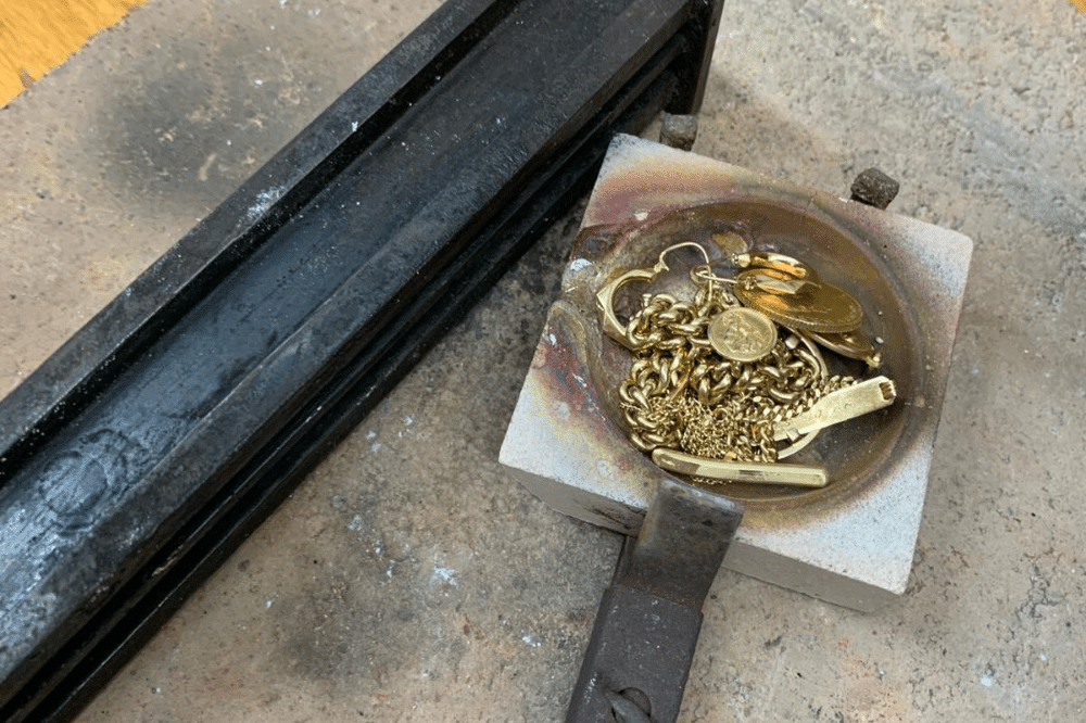 Geef Oud Goud een Nieuw Leven met Maatwerk Sieraden. Nicoline van Boven, Juweelontwerpster