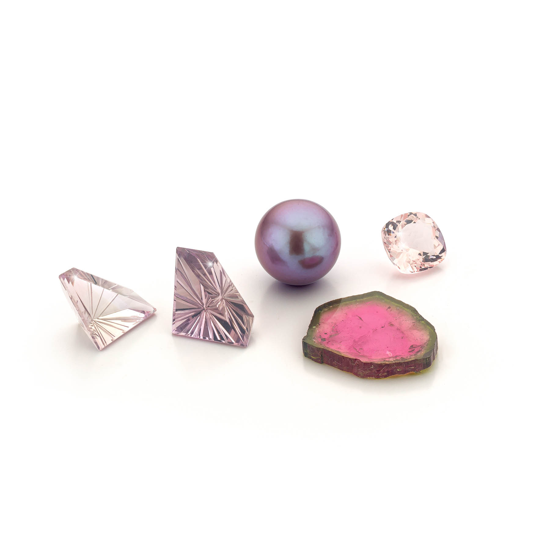 Stel zelf je eigen sieraad samen aan de hand van de collectie van Nicoline van Boven Stel zelf je eigen sieraad samen aan de hand van de collectie van Nicoline van Boven