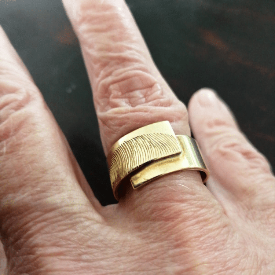 Rouwjuwelen, asjuwelen & herinneringssieraden op maat - goudsmidatelier van Nicoline van Boven in Kapelle, Zeeland