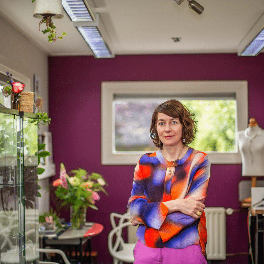 Juwelier Kapelle: het verschil tussen juwelier, goudsmid en juweelontwerpster - Nicoline van Boven